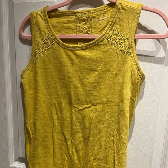 Bundle 2/$20 Denver Hayes sleeveless top - Picture 1 of 1